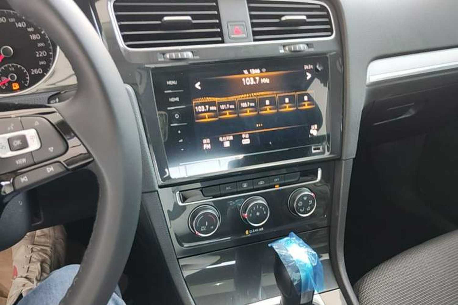 Used Volkswagen Golf 2020 Zhiai Edition 280TSI DSG Comfort Model Audio And AC Panel