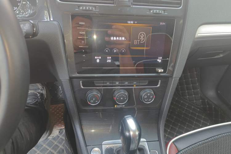 Used Volkswagen Golf 2020 Zhiai Edition 200TSI DSG Comfortable & Ambitious Version Audio And AC Panel
