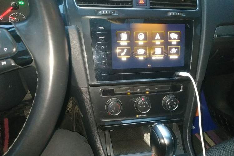Used Volkswagen Golf 2020 Zhiai Edition 280TSI DSG Comfort Model Audio And AC Panel