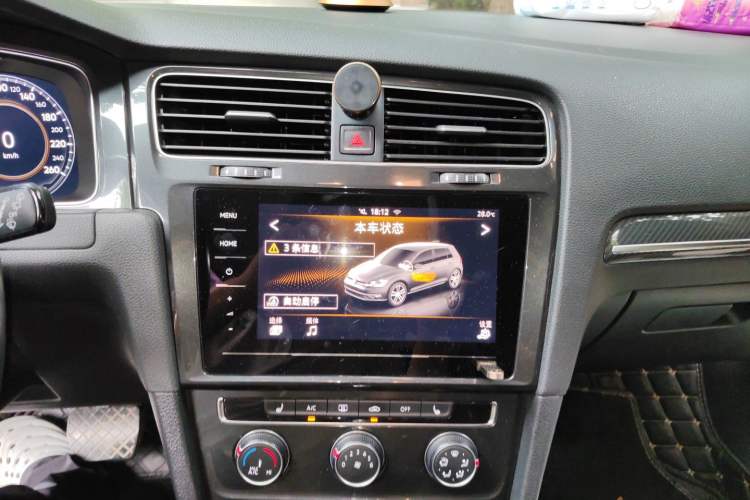Used Volkswagen Golf 2020 Zhiai Edition 280TSI DSG Luxury Model Audio And AC Panel