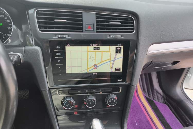 Used Volkswagen Golf 2020 200TSI DSG Comfortable and Ambitious Edition Audio And AC Panel