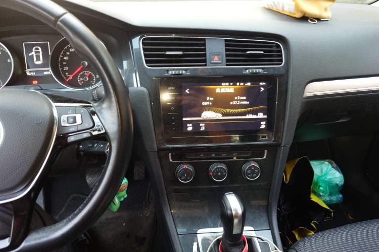 Used Volkswagen Golf 2020 280TSI DSG Comfort Version Audio And AC Panel