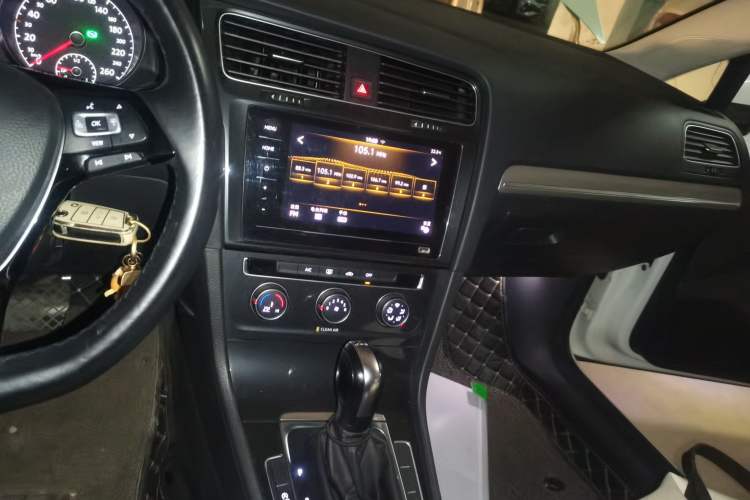 Used Volkswagen Golf 2020 280TSI DSG Comfort Version Audio And AC Panel