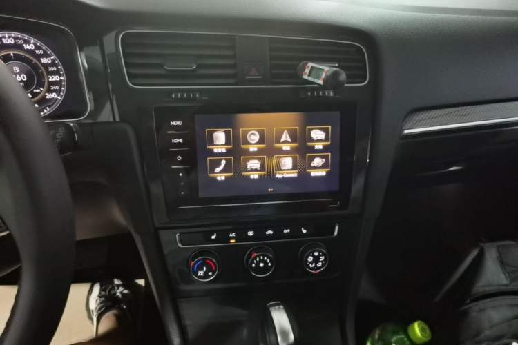 Used Volkswagen Golf 2020 Zhiai Edition 280TSI DSG Luxury Model Audio And AC Panel