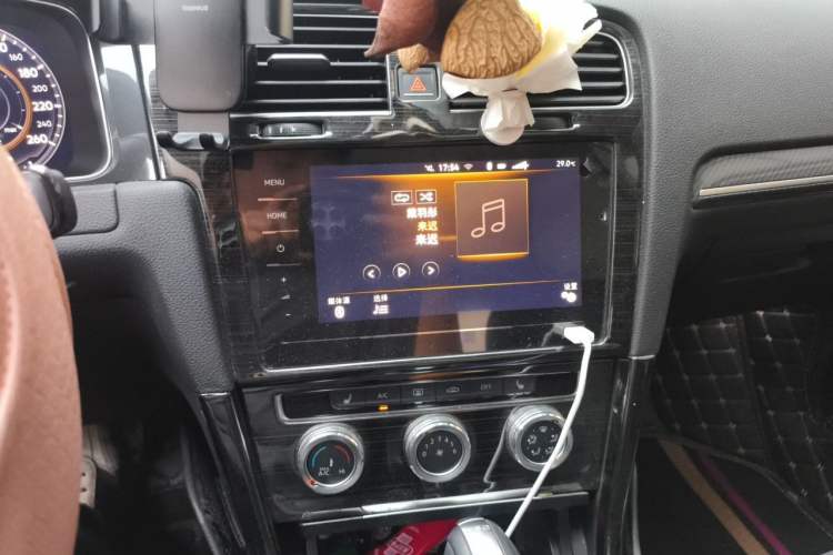 Used Volkswagen Golf 2020 280TSI DSG Luxury Edition Audio And AC Panel