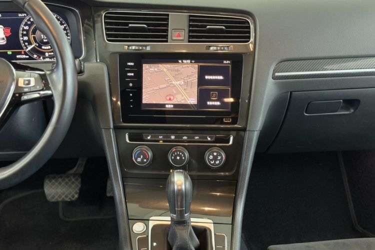 Used Volkswagen Golf 2020 280TSI DSG Luxury Edition Audio And AC Panel