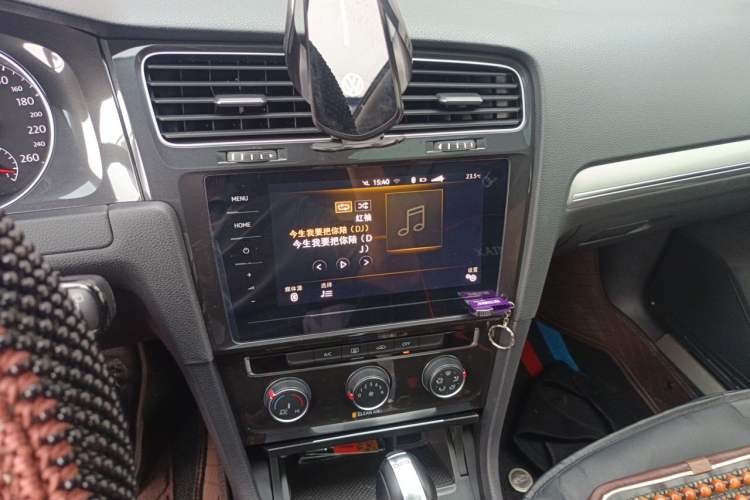 Used Volkswagen Golf 2020 Zhiai Edition 280TSI DSG Comfort Model Audio And AC Panel