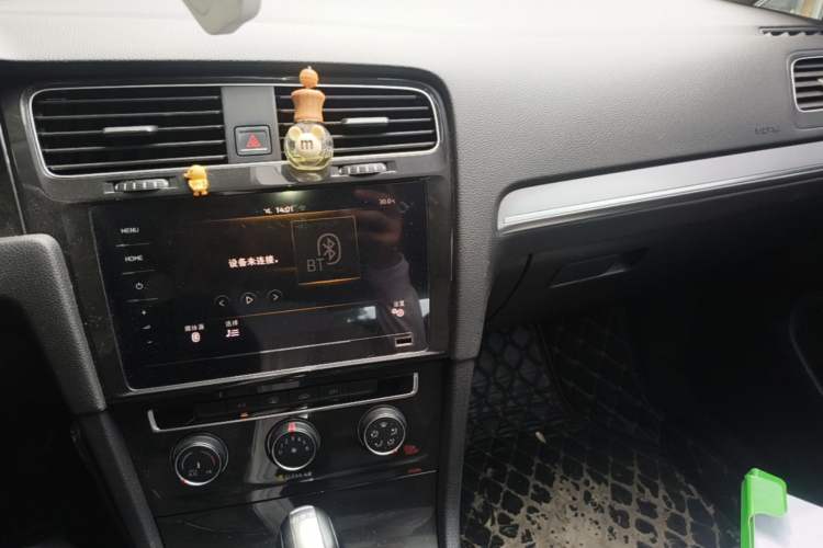 Used Volkswagen Golf 2020 Zhiai Edition 280TSI DSG Comfort Model Audio And AC Panel
