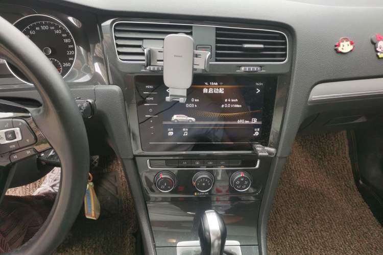 Used Volkswagen Golf 2020 200TSI DSG Comfortable and Ambitious Edition Audio And AC Panel