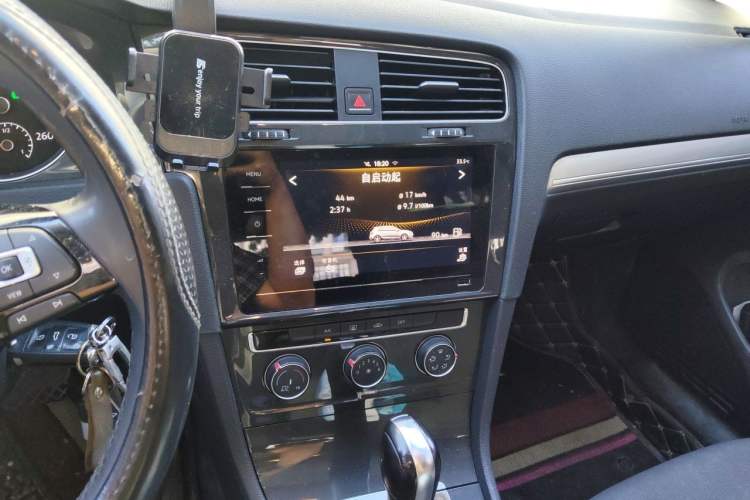 Used Volkswagen Golf 2020 200TSI DSG Comfortable and Ambitious Edition Audio And AC Panel