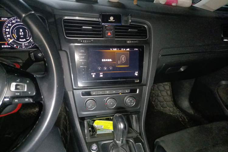 Used Volkswagen Golf 2020 280TSI DSG Luxury Edition Audio And AC Panel