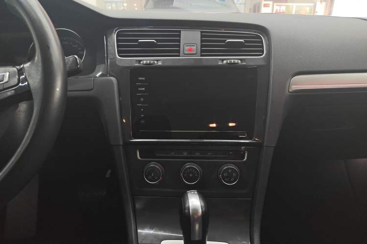 Used Volkswagen Golf 2020 280TSI DSG Comfort Version Audio And AC Panel