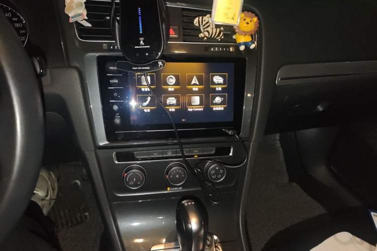 Used Volkswagen Golf 2020 Zhiai Edition 280TSI DSG Comfort Model Audio And AC Panel