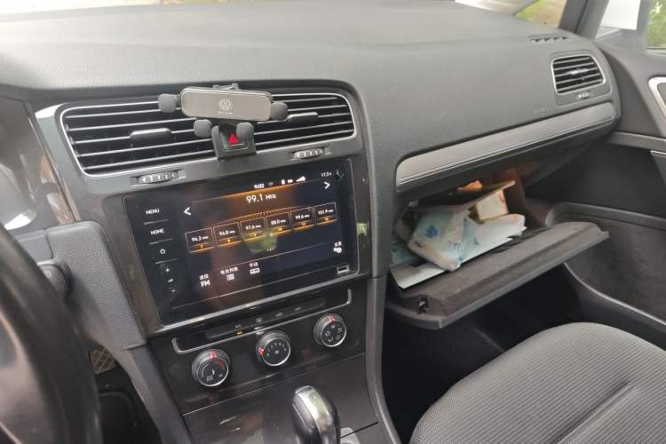Used Volkswagen Golf 2020 Zhiai Edition 280TSI DSG Comfort Model Audio And AC Panel