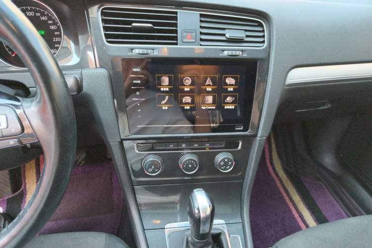 Used Volkswagen Golf 2020 200TSI DSG Comfortable and Ambitious Edition Audio And AC Panel