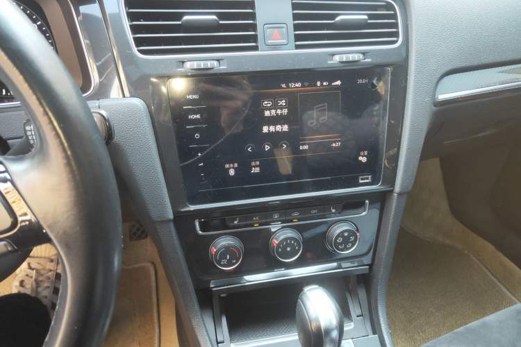 Used Volkswagen Golf 2020 Zhiai Edition 280TSI DSG Luxury Model Audio And AC Panel