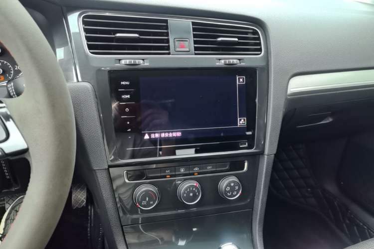 Used Volkswagen Golf 2020 Zhiai Edition 280TSI DSG Comfort Model Audio And AC Panel