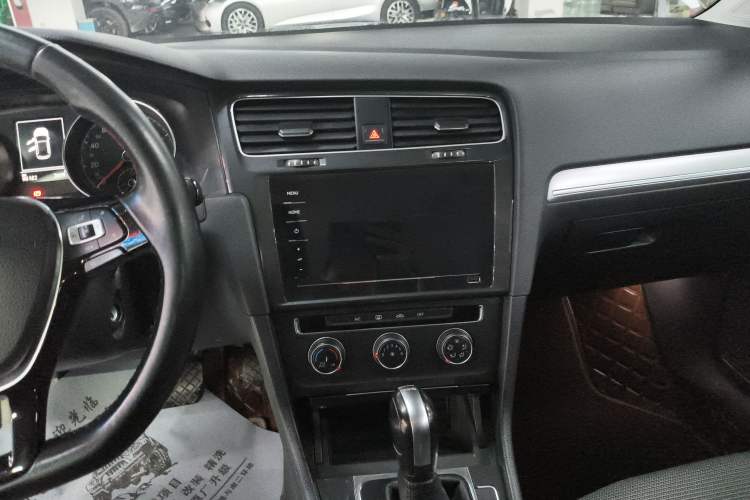 Used Volkswagen Golf 2020 280TSI DSG Comfort Version Audio And AC Panel