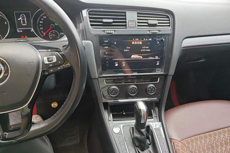 Used Volkswagen Golf 2020 Zhiai Edition 280TSI DSG Comfort Model Audio And AC Panel