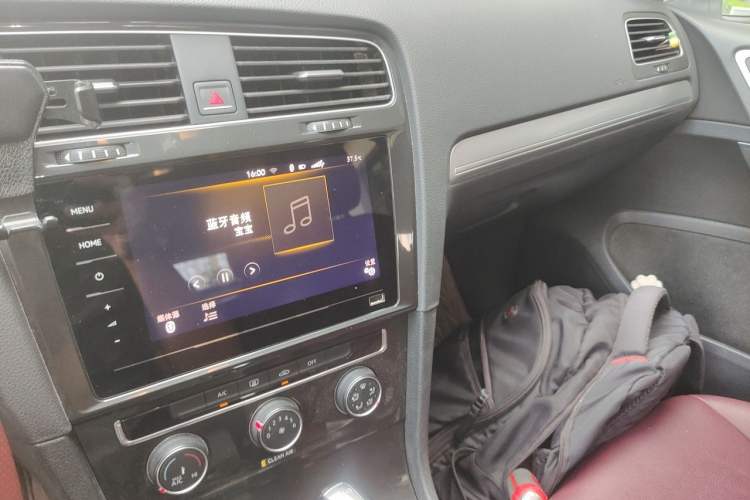 Used Volkswagen Golf 2020 200TSI DSG Comfortable and Ambitious Edition Audio And AC Panel