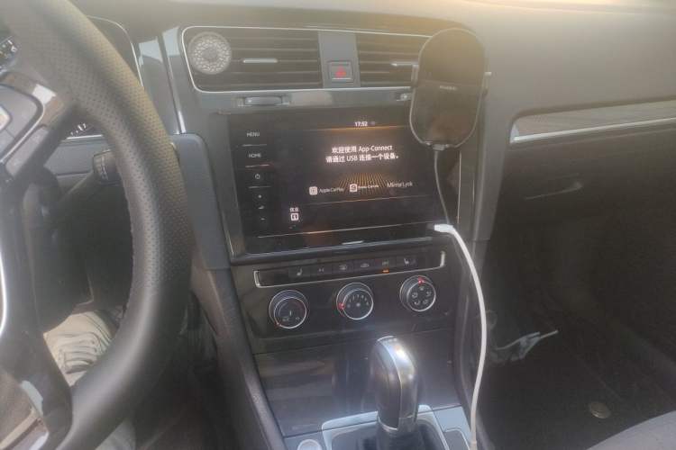Used Volkswagen Golf 2020 280TSI DSG Luxury Edition Audio And AC Panel