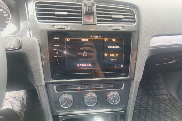 Used Volkswagen Golf 2020 Zhiai Edition 280TSI DSG Comfort Model Audio And AC Panel