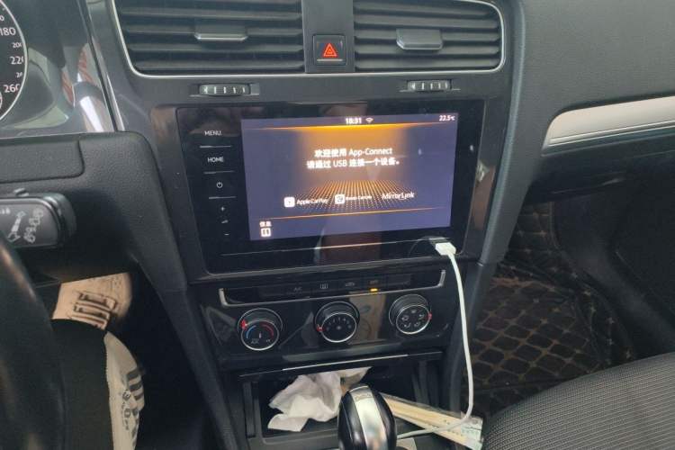Used Volkswagen Golf 2020 Zhiai Edition 280TSI DSG Comfort Model Audio And AC Panel
