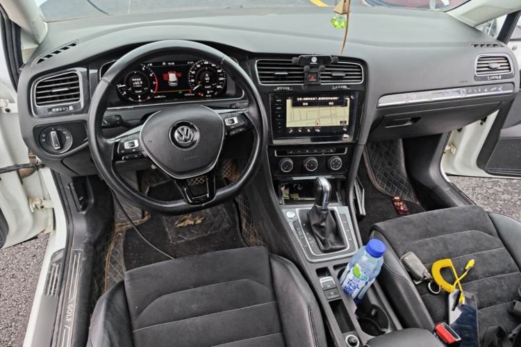 Used Volkswagen Golf 2020 280TSI DSG Luxury Edition Center Console