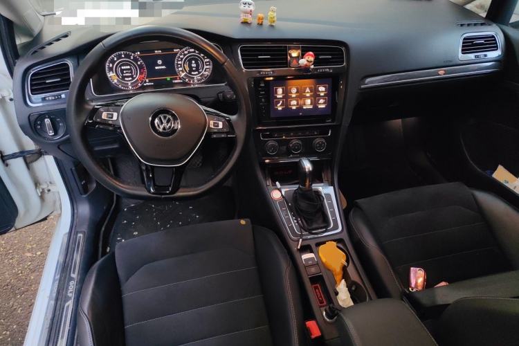 Used Volkswagen Golf 2020 280TSI DSG Luxury Edition Center Console