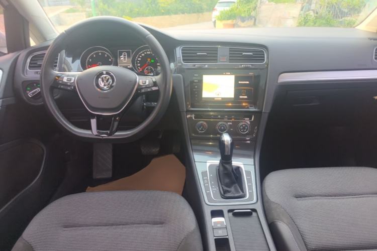 Used Volkswagen Golf 2020 280TSI DSG Comfort Version Center Console