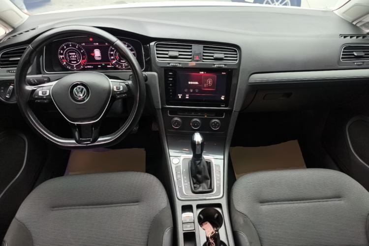 Used Volkswagen Golf 2020 Zhiai Edition 280TSI DSG Comfort Model Center Console