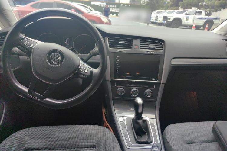 Used Volkswagen Golf 2020 Zhiai Edition 280TSI DSG Comfort Model Center Console