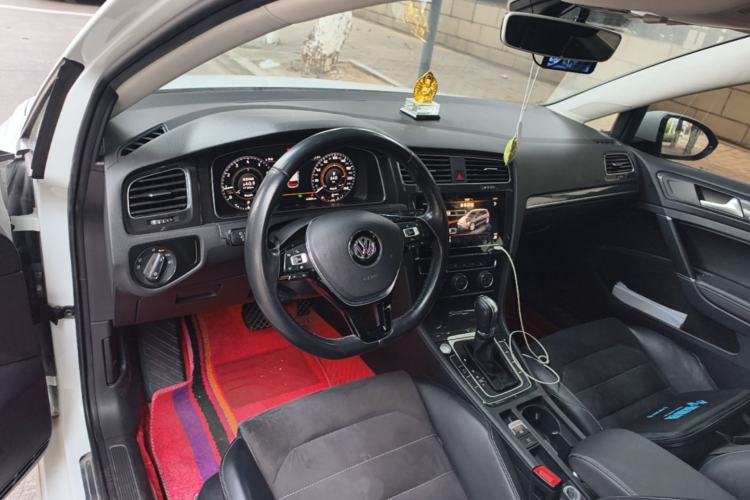Used Volkswagen Golf 2020 Zhiai Edition 280TSI DSG Luxury Model Center Console
