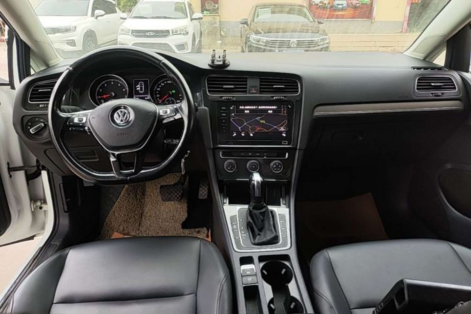 Used Volkswagen Golf 2020 200TSI DSG Comfortable and Ambitious Edition Center Console