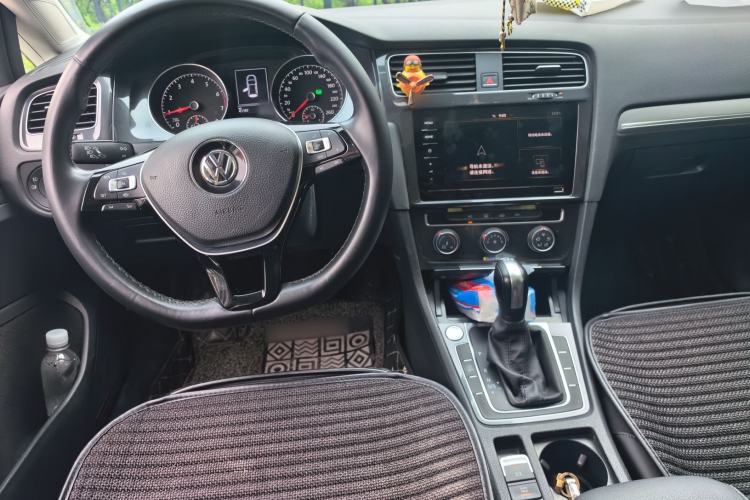 Used Volkswagen Golf 2020 Zhiai Edition 280TSI DSG Comfort Model Center Console