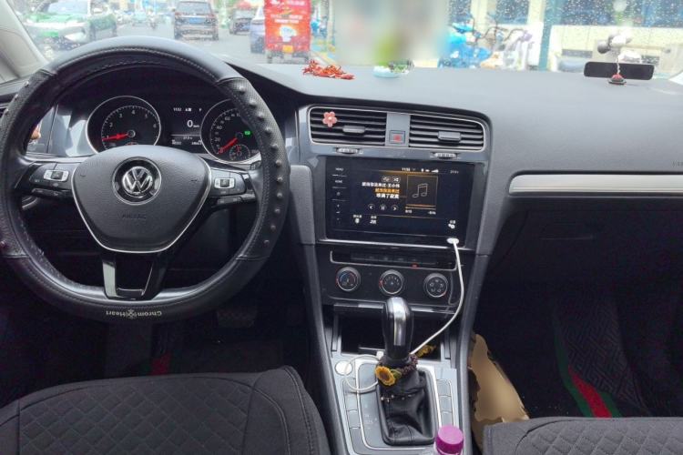 Used Volkswagen Golf 2020 Zhiai Edition 280TSI DSG Comfort Model Center Console