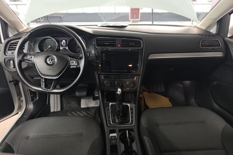 Used Volkswagen Golf 2020 280TSI DSG Comfort Version Center Console