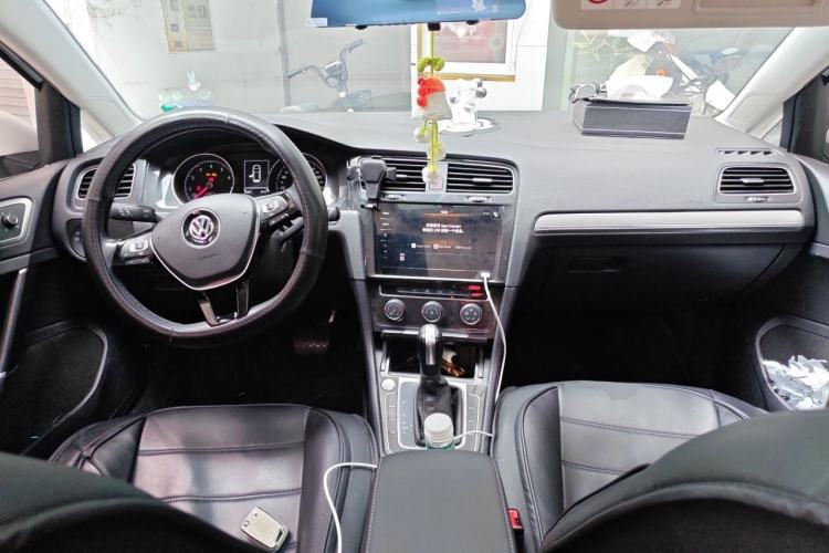 Used Volkswagen Golf 2020 Zhiai Edition 280TSI DSG Comfort Model Center Console