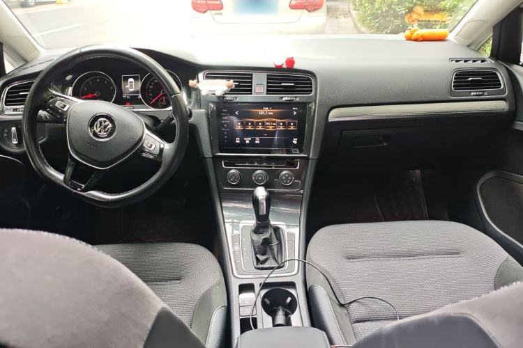 Used Volkswagen Golf 2020 280TSI DSG Comfort Version Center Console