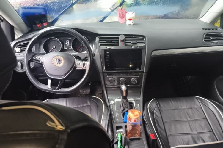 Used Volkswagen Golf 2020 Zhiai Edition 280TSI DSG Comfort Model Center Console