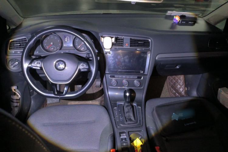 Used Volkswagen Golf 2020 280TSI DSG Comfort Version Center Console