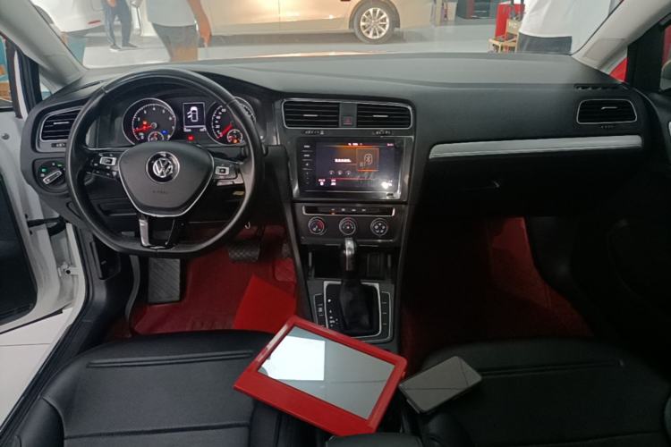 Used Volkswagen Golf 2020 280TSI DSG Comfort Version Center Console