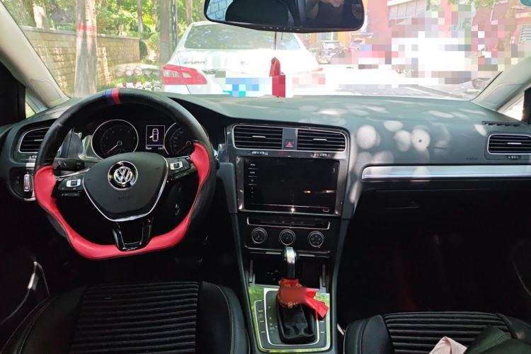 Used Volkswagen Golf 2020 280TSI DSG Comfort Version Center Console
