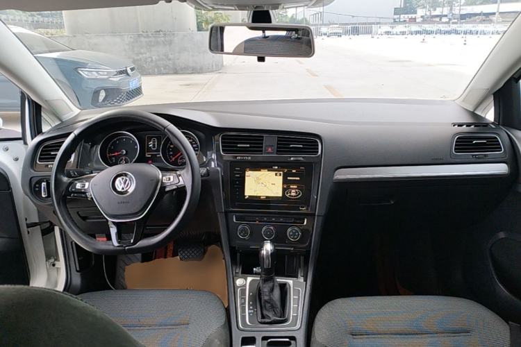 Used Volkswagen Golf 2020 Zhiai Edition 280TSI DSG Comfort Model Center Console