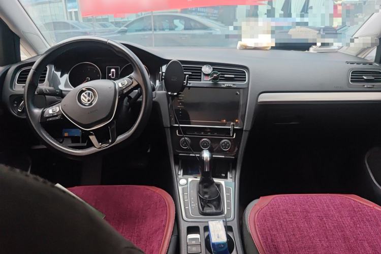 Used Volkswagen Golf 2020 Zhiai Edition 280TSI DSG Comfort Model Center Console