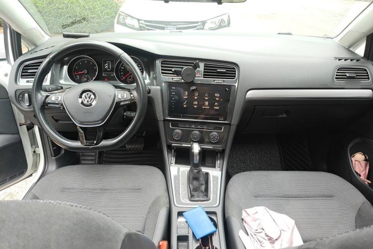 Used Volkswagen Golf 2020 280TSI DSG Comfort Version Center Console