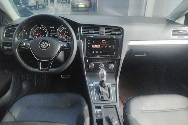 Used Volkswagen Golf 2020 Zhiai Edition 280TSI DSG Comfort Model Center Console