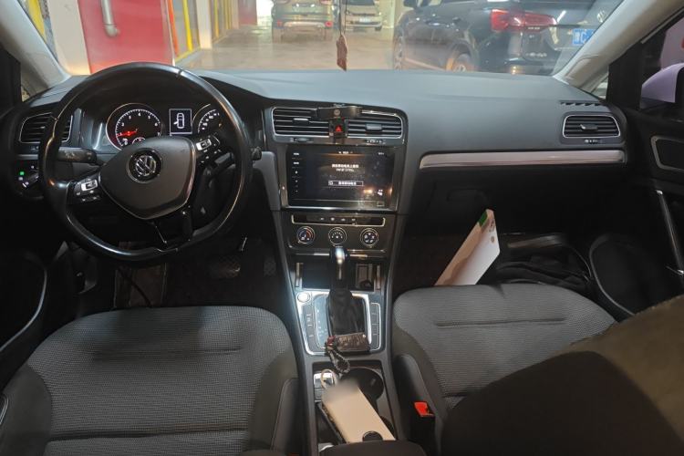 Used Volkswagen Golf 2020 Zhiai Edition 280TSI DSG Comfort Model Center Console