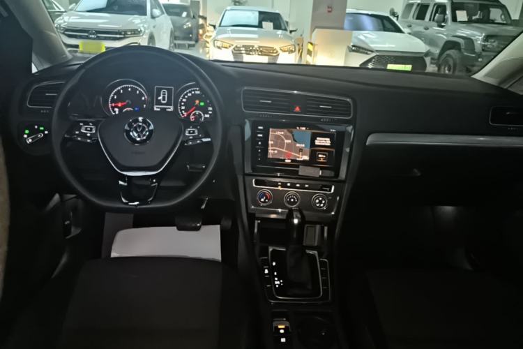 Used Volkswagen Golf 2020 200TSI DSG Comfortable and Ambitious Edition Center Console