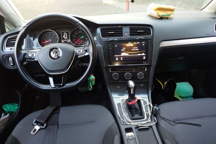 Used Volkswagen Golf 2020 280TSI DSG Comfort Version Center Console